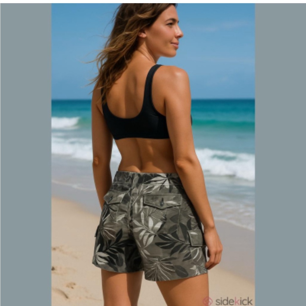 Crazy shirt Green Leaf Print Women surf Shorts